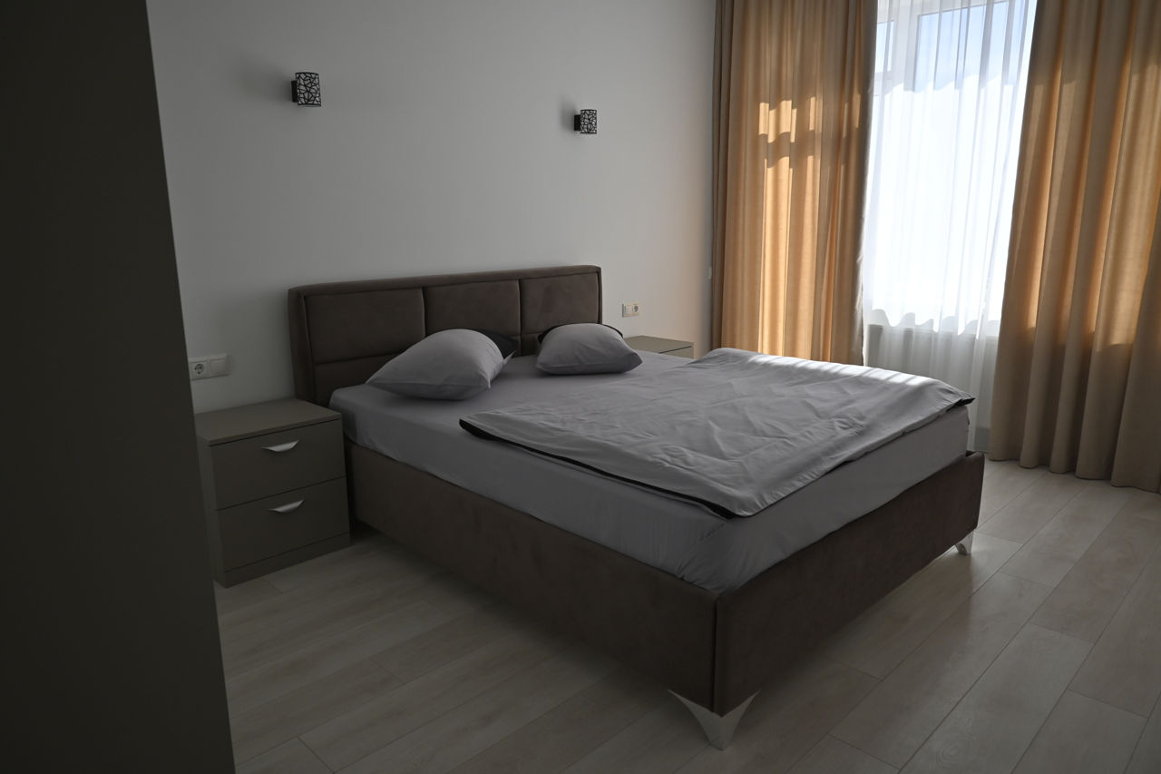 Ofer casa de lux in chirie pe termen scurt direct de la proprietar minim 3 zile. foto 7