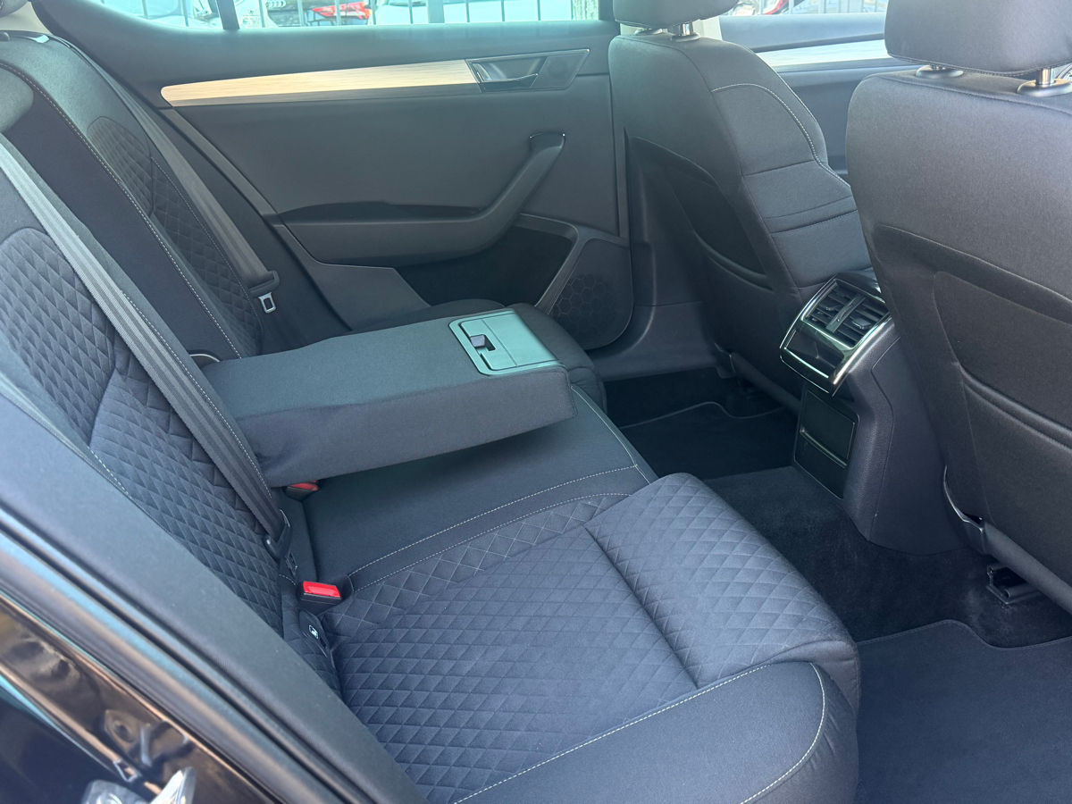 Skoda Superb 2020 photo 11