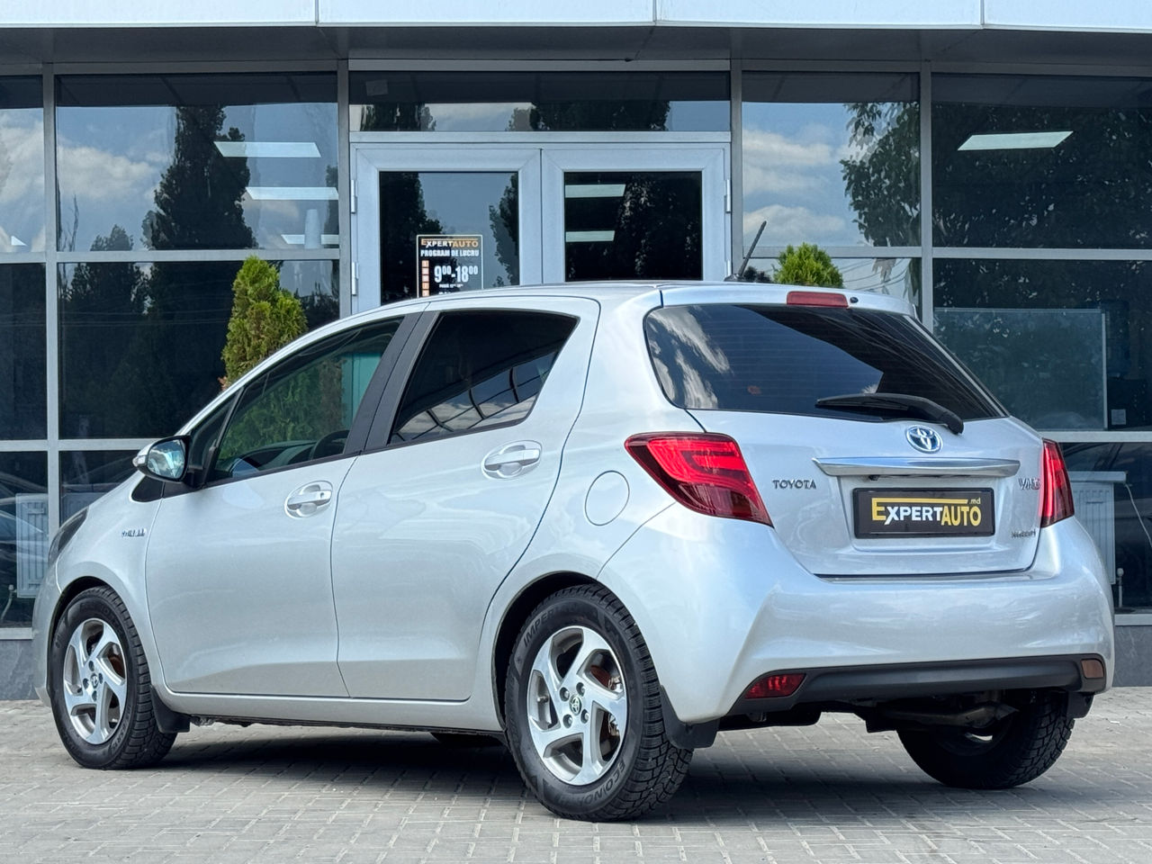 Toyota Yaris — фото 4