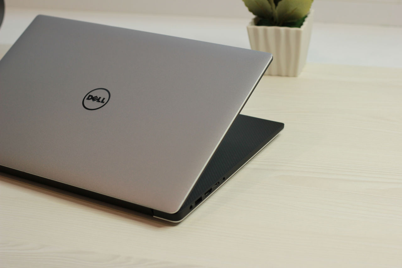 Dell XPS 15 9560 IPS (Core i7 7700HQ/16Gb DDR4/512Gb SSD/Nvidia GTX 1050/15.6" FHD IPS) foto 10