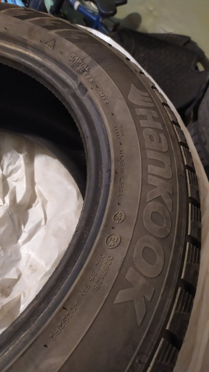 Cauciuc Hankook 205/55/R16 0.9 mm Iarna