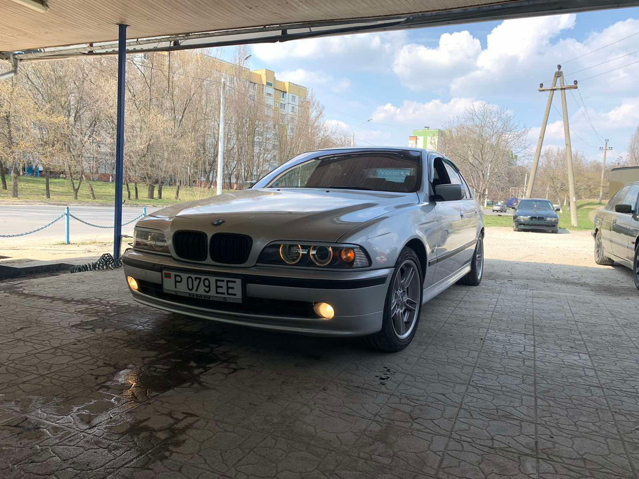 BMW 5 Series foto 1