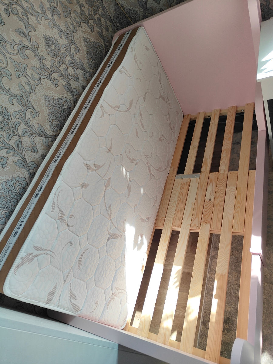 Vând pat nouă Ikea + saltea la comandă. foto 6