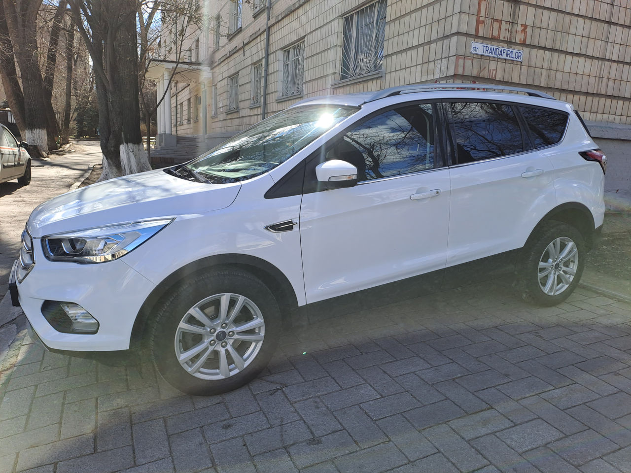 Ford Kuga foto 1