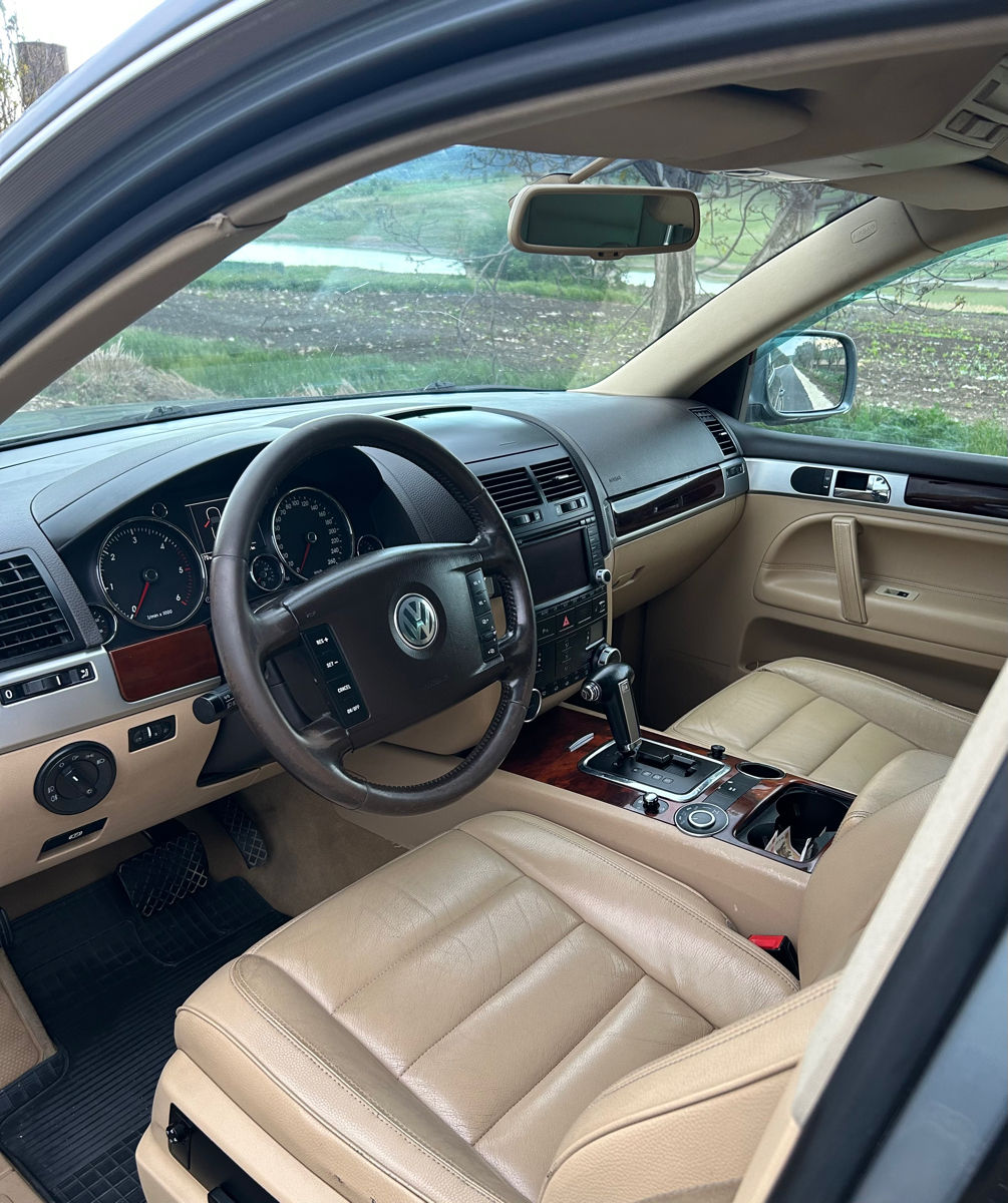 Volkswagen Touareg foto 7
