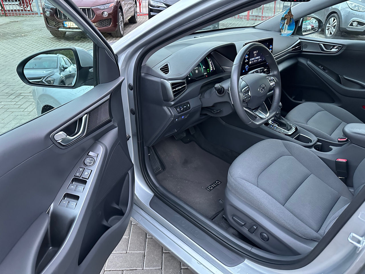 Hyundai IONIQ foto 6