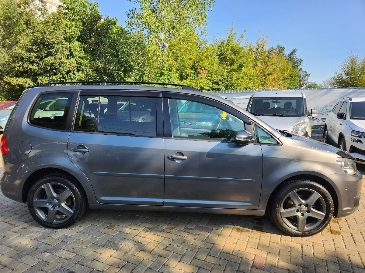 Volkswagen Touran foto 18