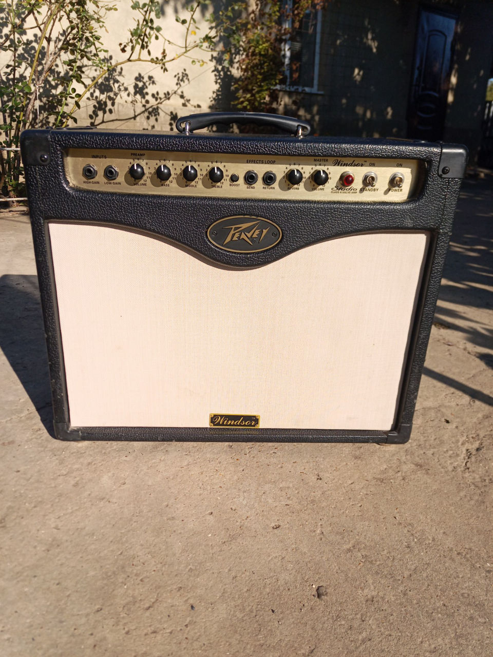 Продаётся гитарный комбик Peavey 20W (ламповый)