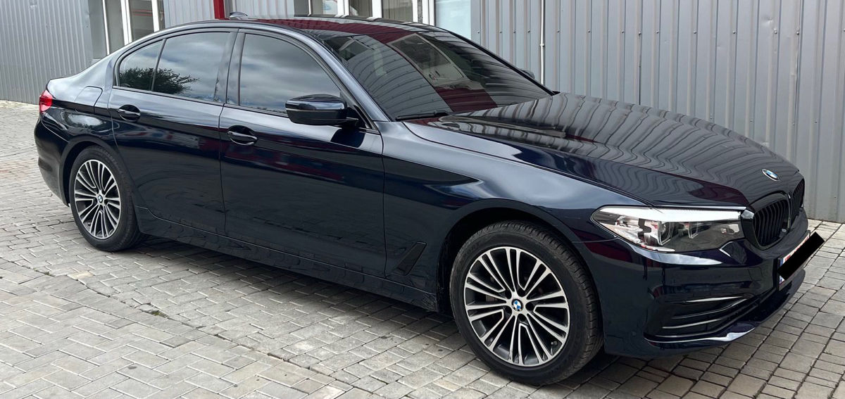 BMW 5 Series foto 2