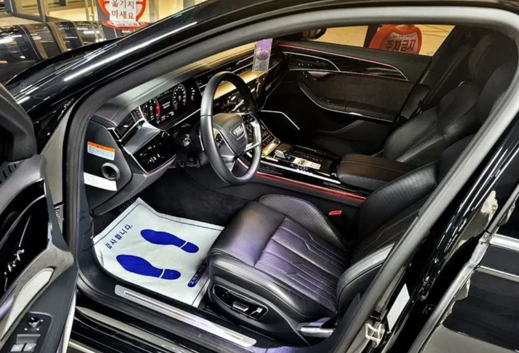 Audi A8 фото 2