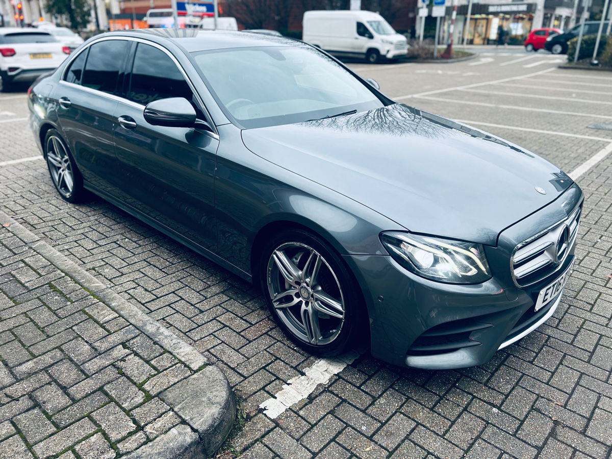 Mercedes E-Class foto 2