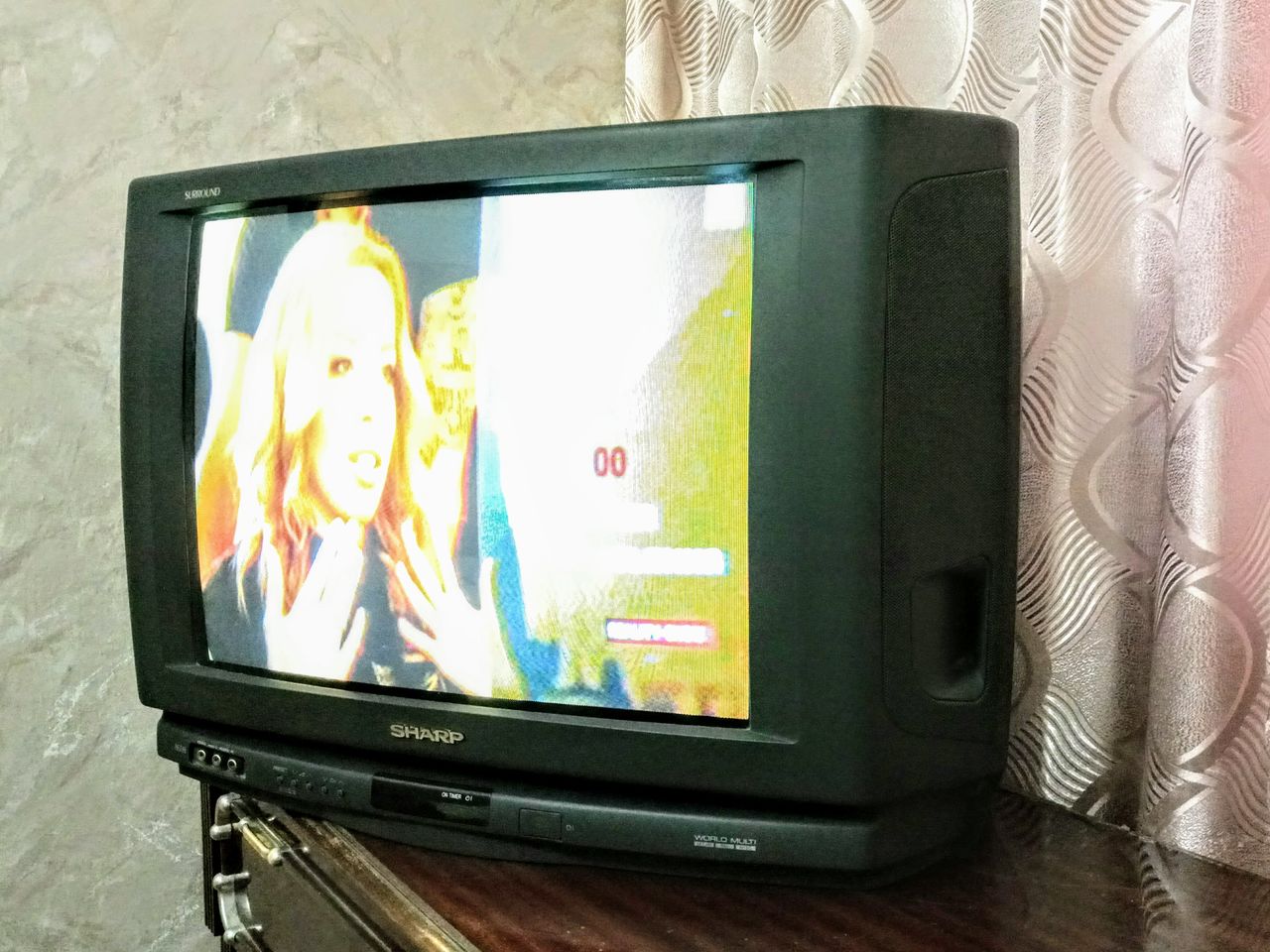 Телевизор Шарп av21q3r-54 см