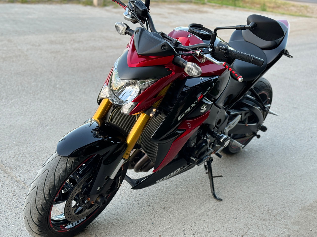 Suzuki GSX-S1000 foto 1
