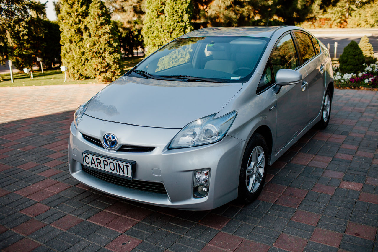 Chirie Toyota Prius auto - servicii calitative la preț accesibil! foto 3