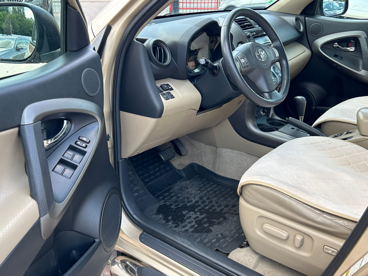Toyota Rav 4 foto 6