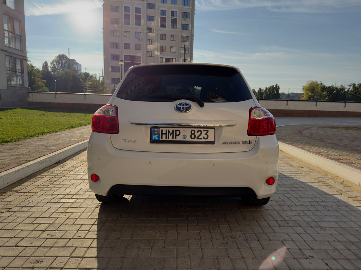 Toyota Auris foto 2