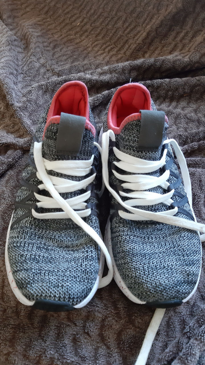 Фирменные кроссовки-300 лей