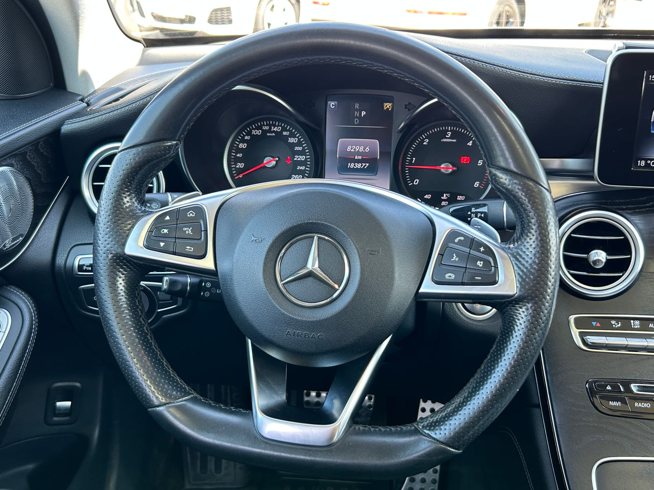 Mercedes GLC foto 11