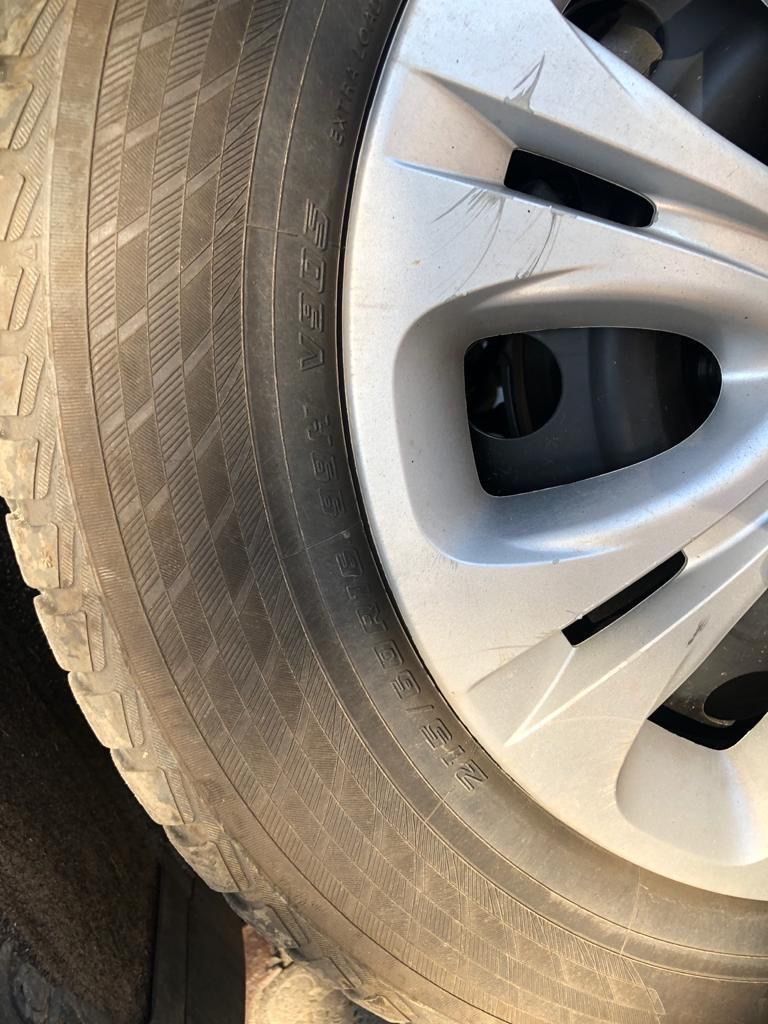 Yokohama Wdrive 215/60/R16