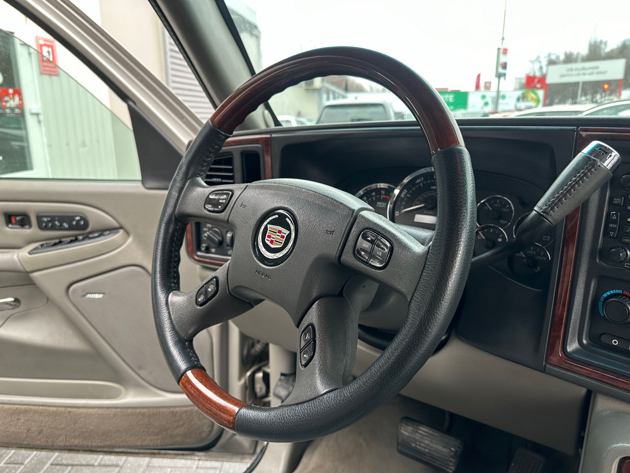 Cadillac Escalade foto 8