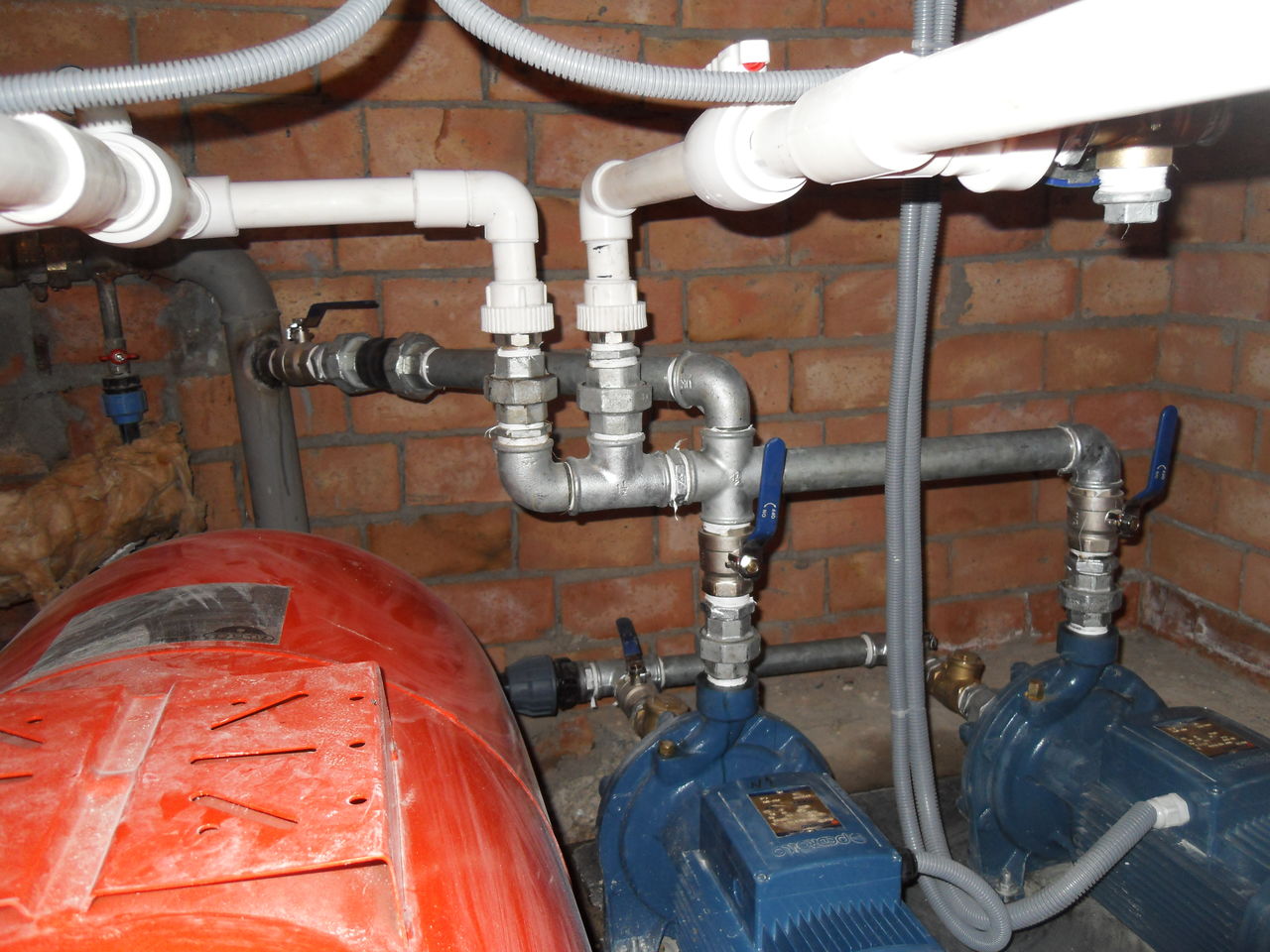 Насосы, скважины, колодцы.