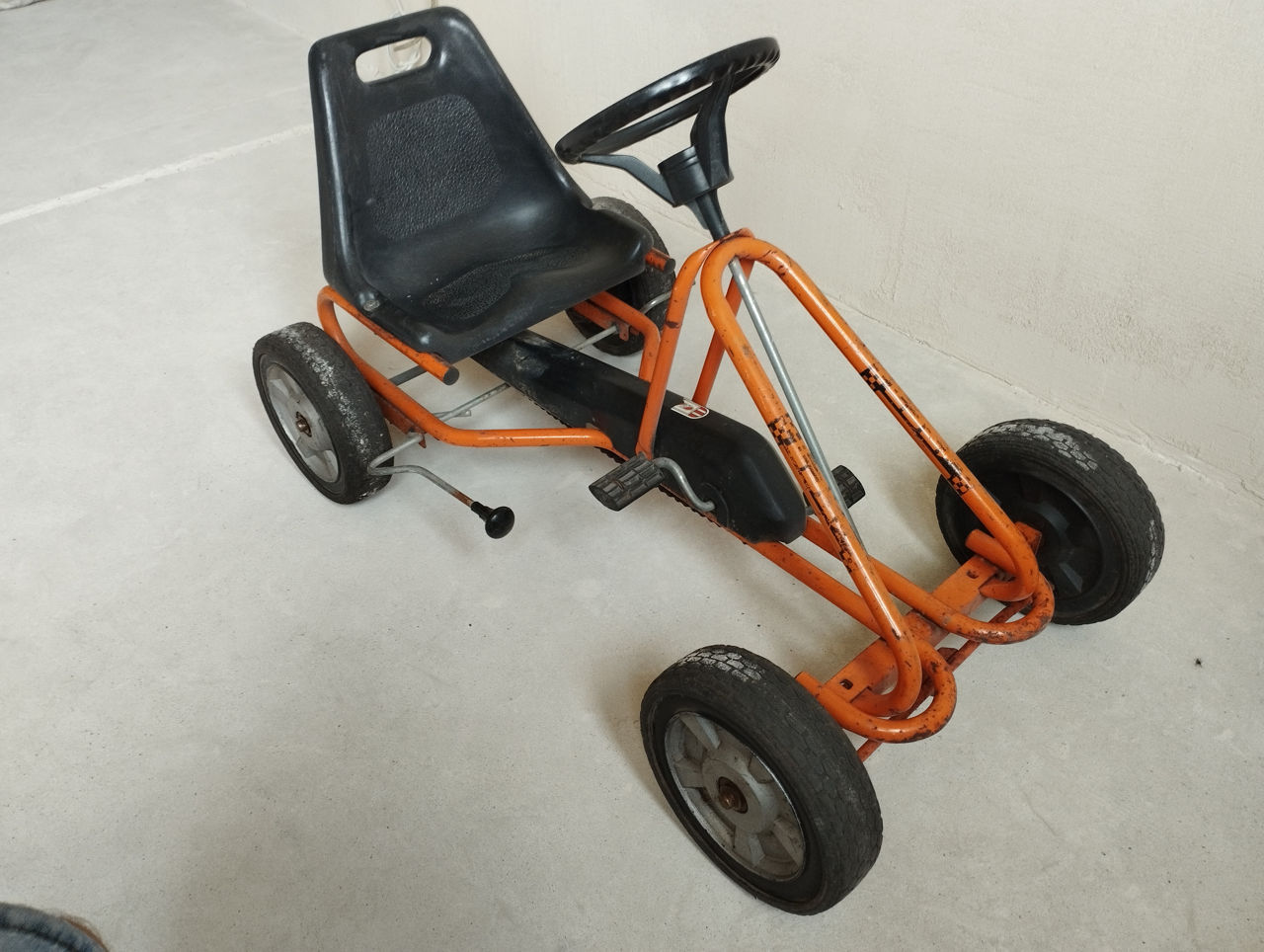 Машинка на педалях - 1500л