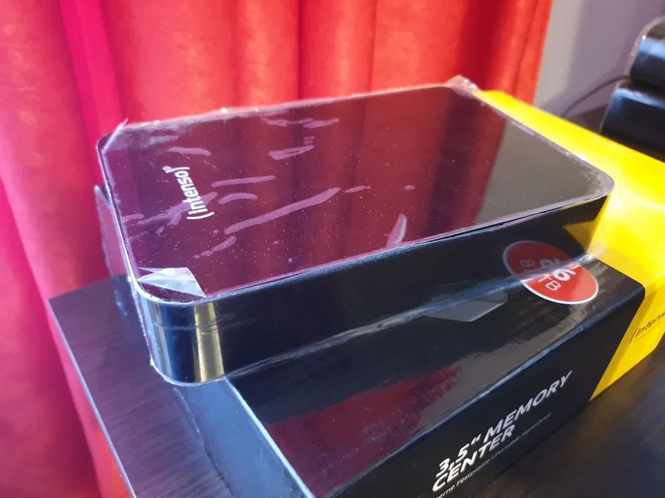 Alimentatore/caricabatterie Switching per caravan