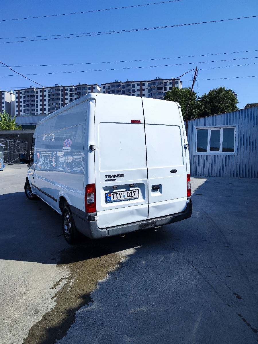 Ford TRANSIT TOURNEO foto 2