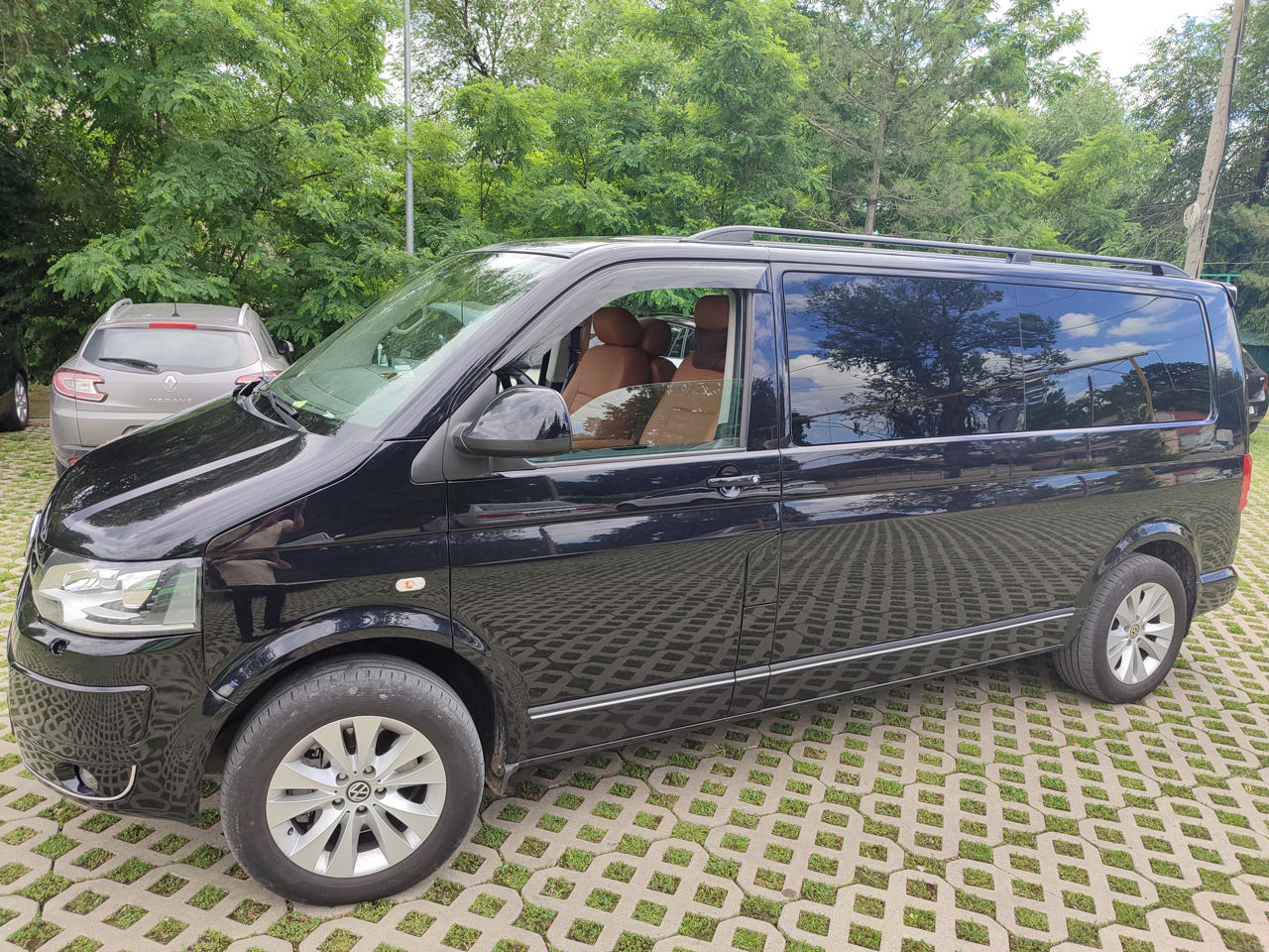 Volkswagen Caravelle foto 1