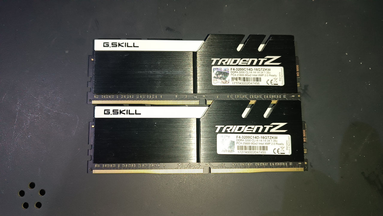 Vând memorii Ram pentru Calculator de masa, DDR 3, DDR 4 foto 2