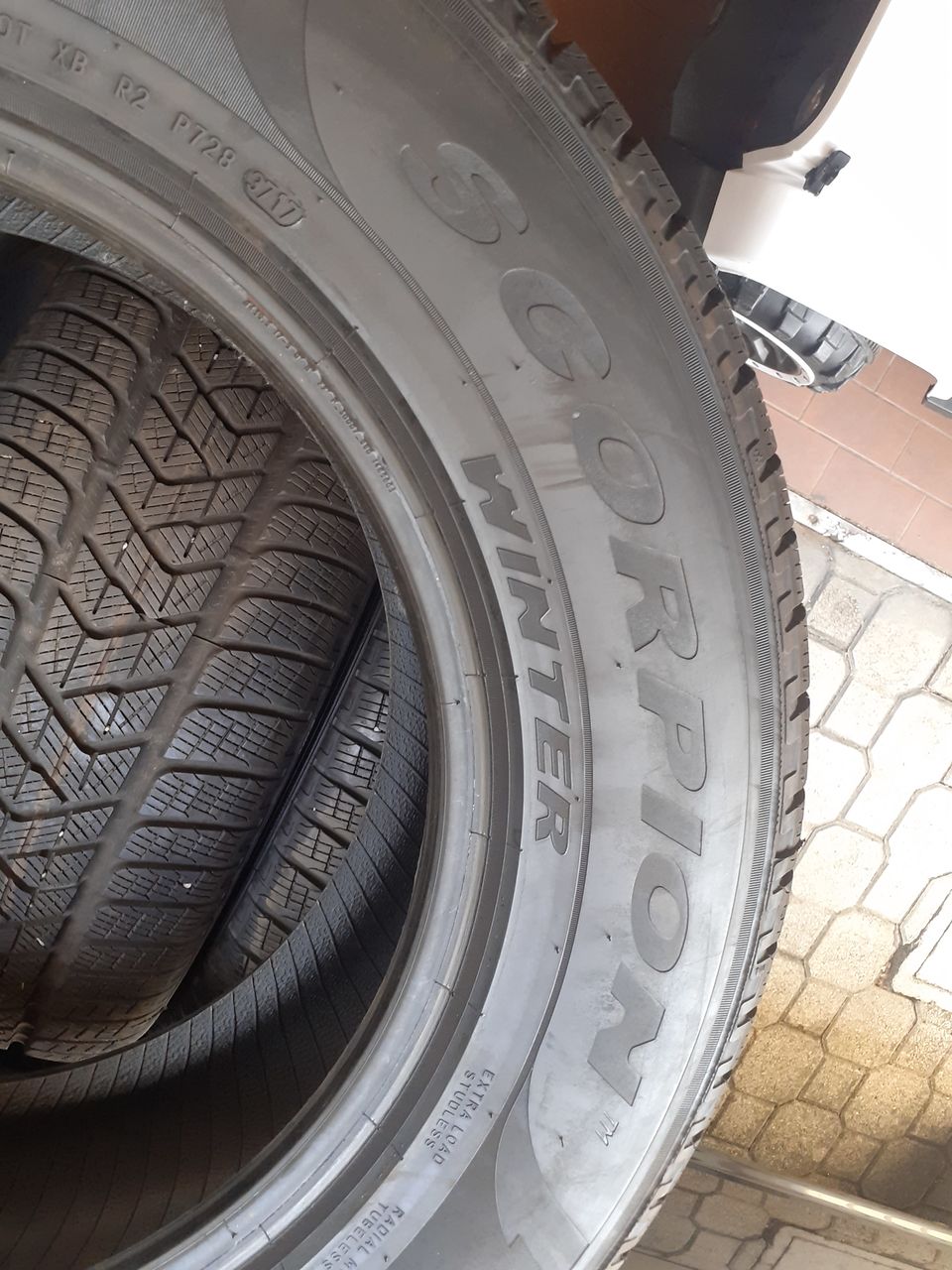 235 65 R17 Pirelli Scorpion Winter