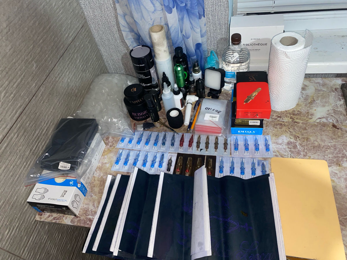 Tatuaje, aparat de tatuat si absolut tot ce trebuie pentru tatuajr foto 9