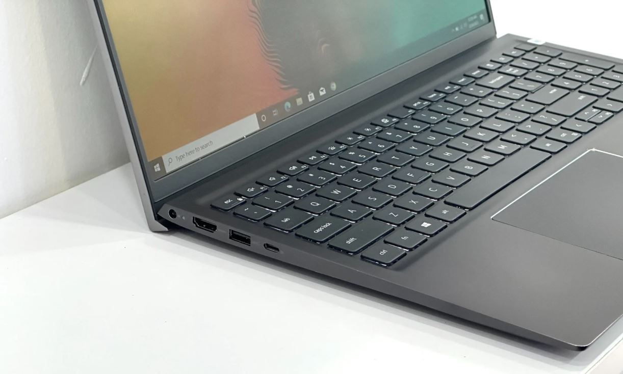 15.6"FHD/i7 4.8 Ghz/RAM 16 GB/SSD 500 Gb/GeForce MX450 4 GB/Windows 11 Pro foto 1