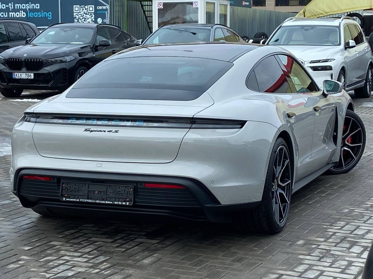 Porsche Taycan foto 4