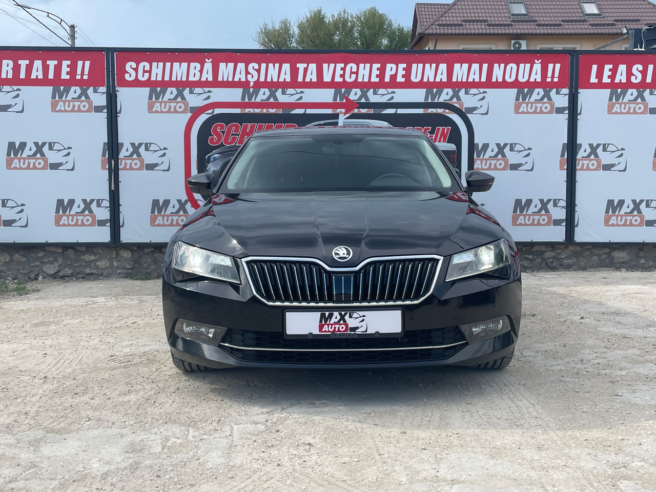 Skoda Superb foto 1