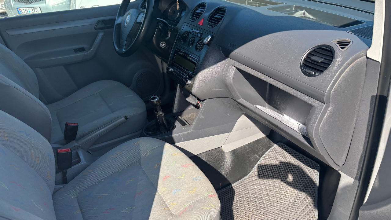 Volkswagen Caddy фото 9