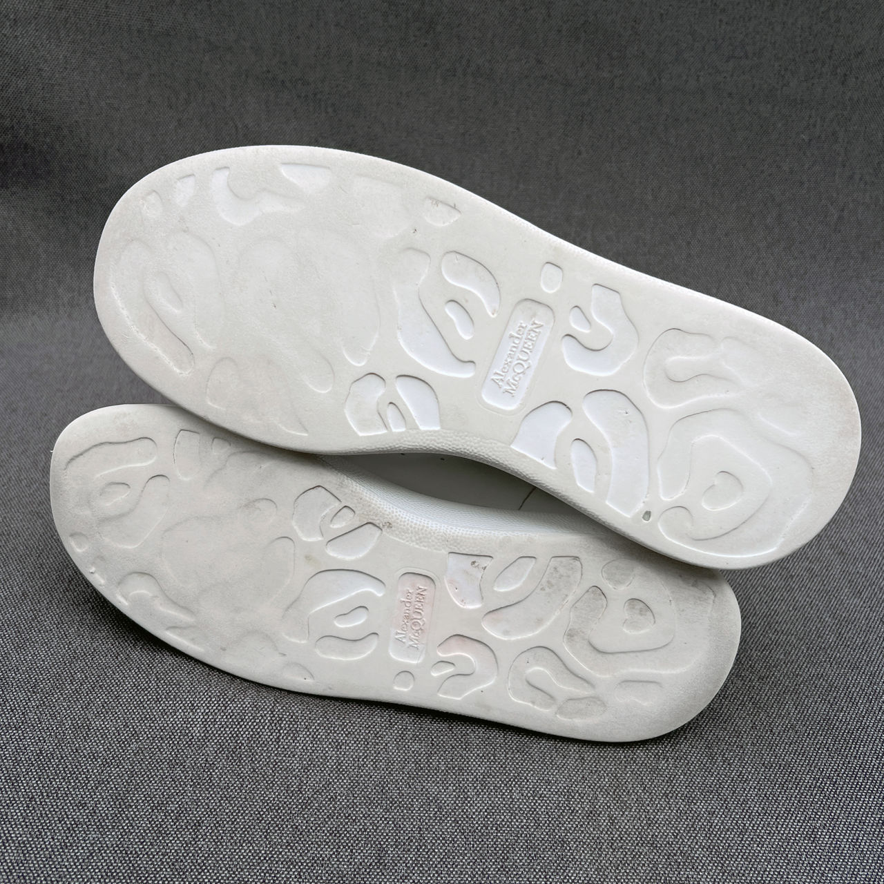 Alexander McQueen Oversized Sneakers. Размер 38. Оригинал. В хорошем состоянии. foto 5