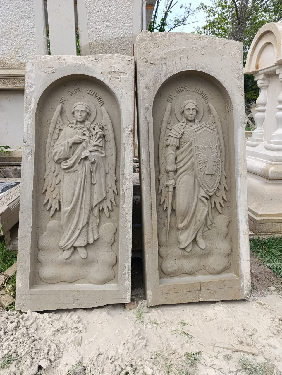 Răstigniri,sculpturi...din piatră de Cosăuţi foto 0
