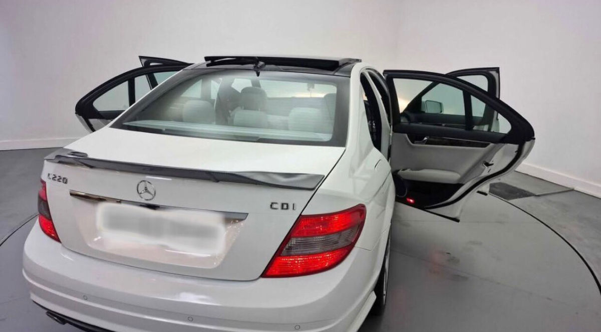 mercedes-w204-harman-kardon-piese-dezmembrare-w204-c-class-amg
