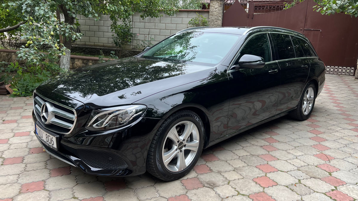 Mercedes E-Class foto 1