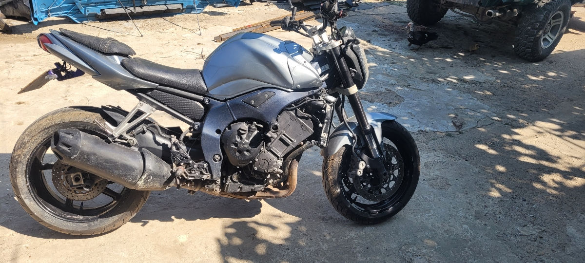 Yamaha FZ1  фото 1
