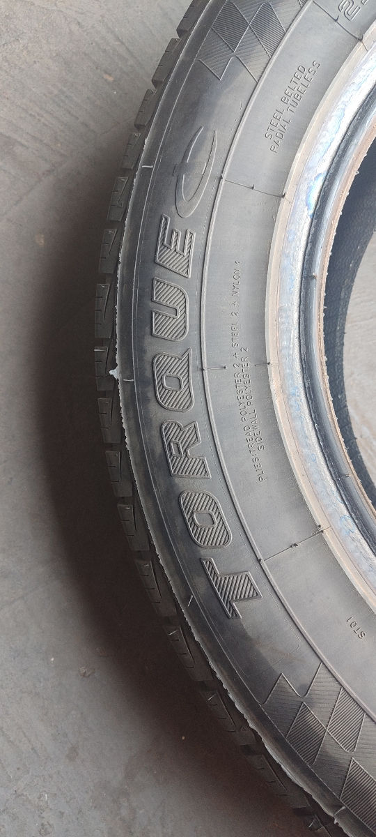 Резина  235/65 r17 фото 2
