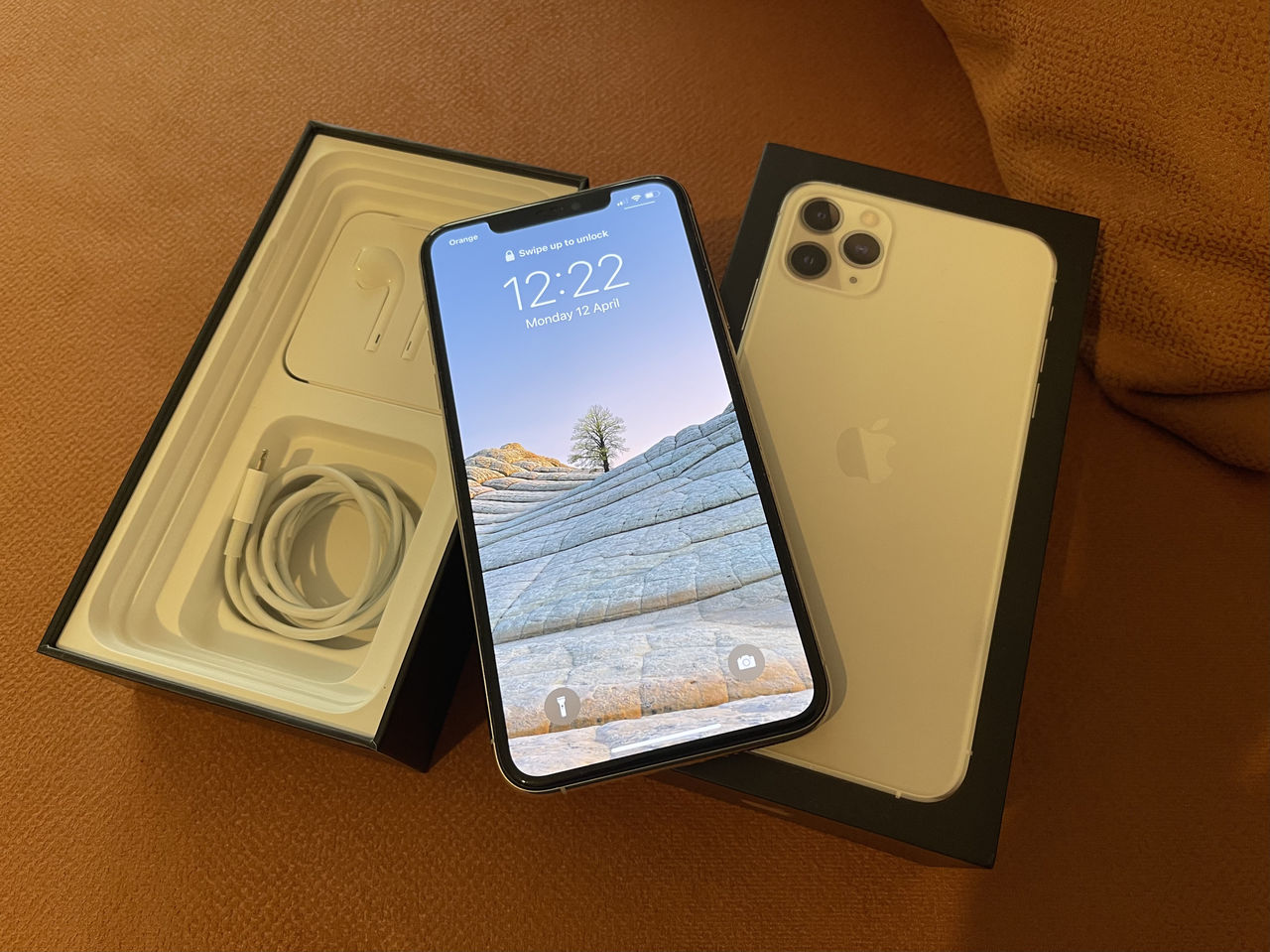 iPhone 11 Pro Max: 256 GB