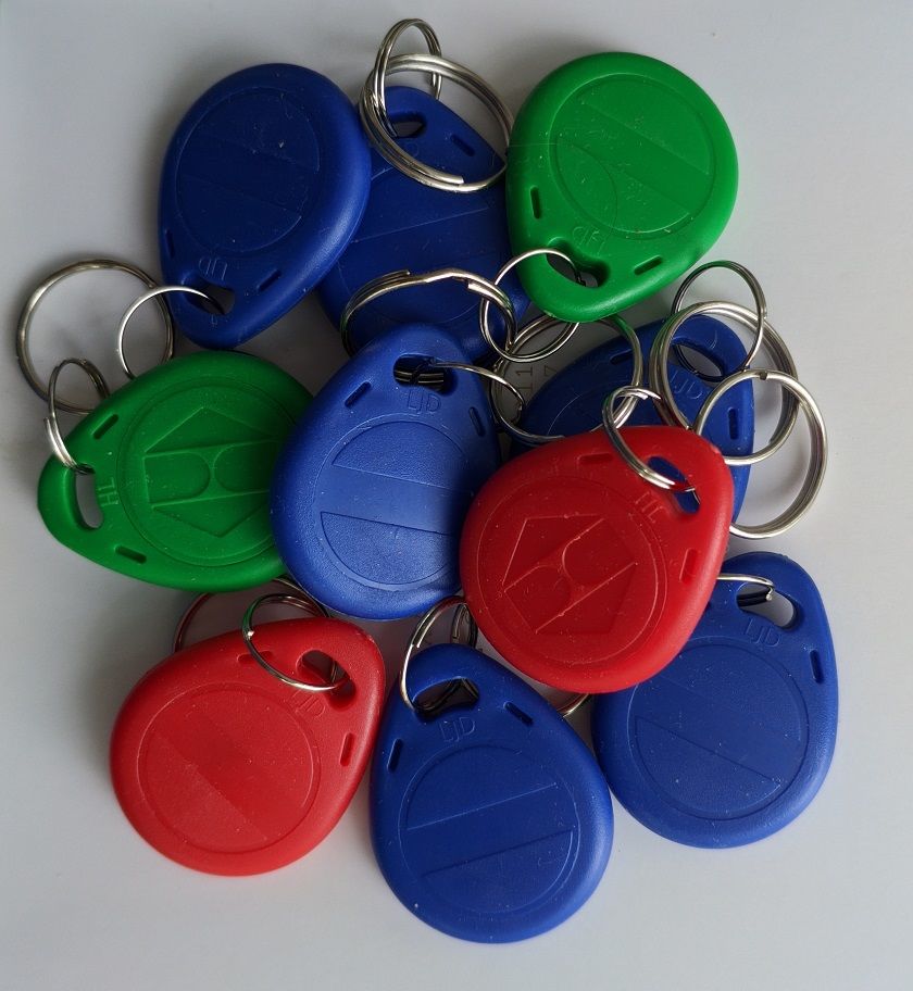 Клонирование чипов, ID карт, брелков, ключей от домофонов.