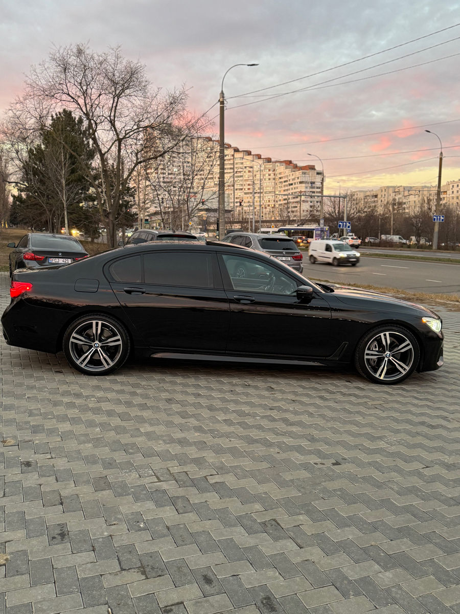 BMW 7 Series foto 4