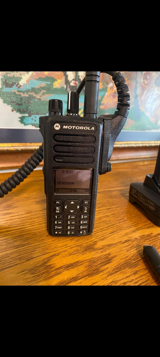 Motorola DP 4800e  .400/470 MHZ foto 0