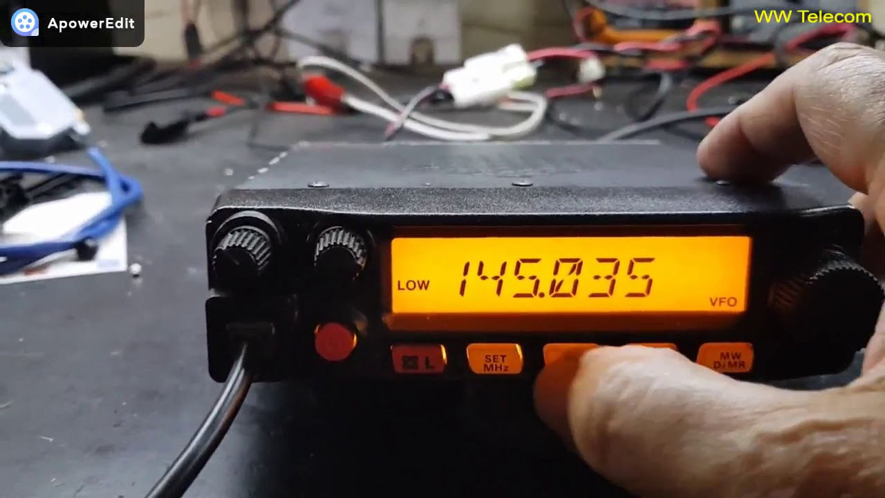 Радиостанция Yaesu FT1900 на 2-х метровый диапазон.