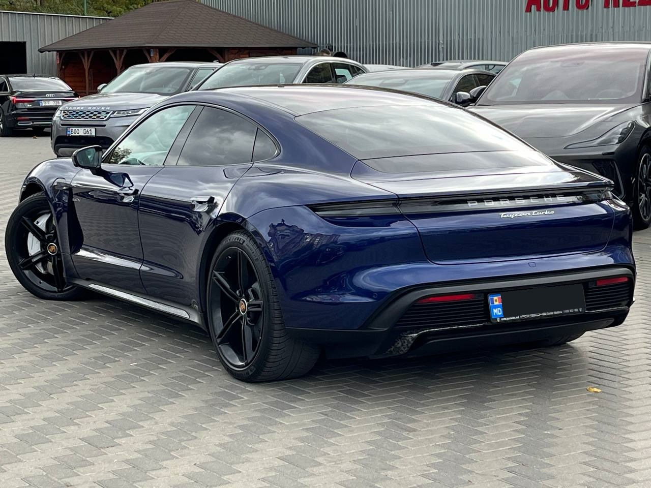 Porsche Taycan foto 4