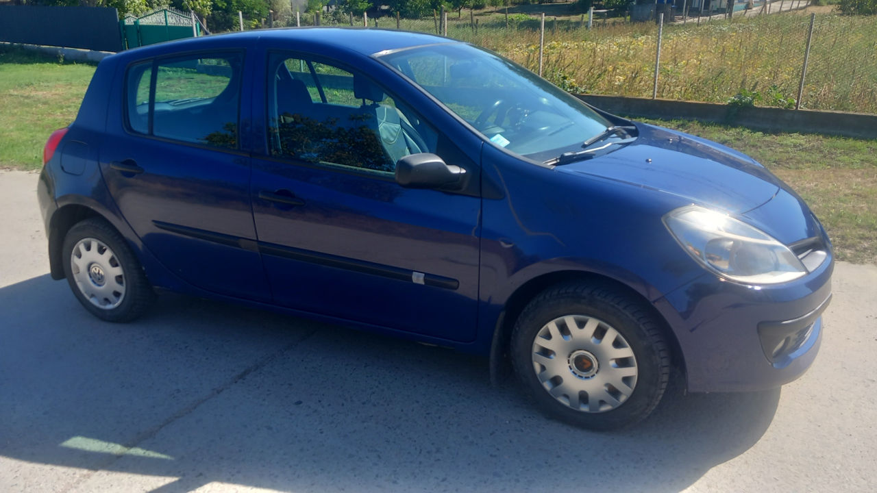 Renault Clio foto 1