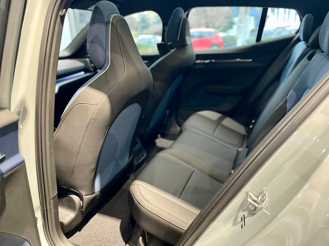 Volvo EX30 foto 10